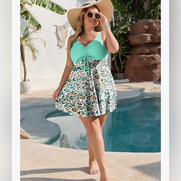 Arolina Swimsuit Dress Two Piece Cute Green Leopard Print With Shorts 22W NWT - Picture 5 of 9